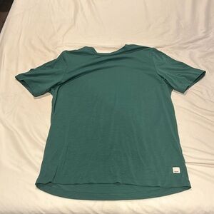 Vuori “current tech tee”